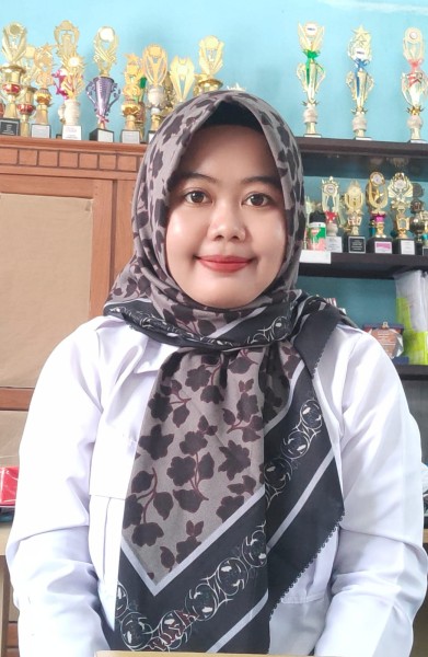 Nur Holisa, S.Pd