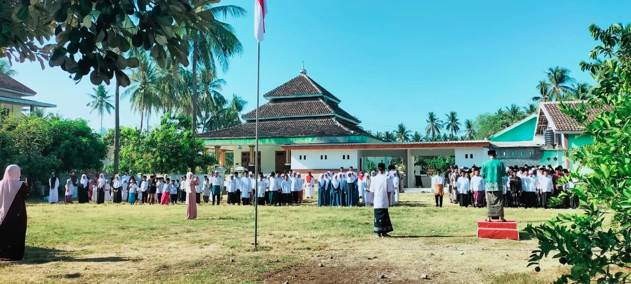 Guru Agama SD Negeri 4 Sumberanyar Hadiri Apel Hari Santri Nasional 2026